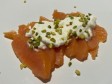 salmone, stracciatella e pistacchi