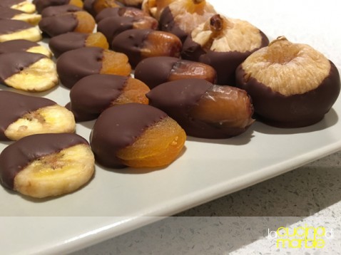 frutta secca al cioccolato