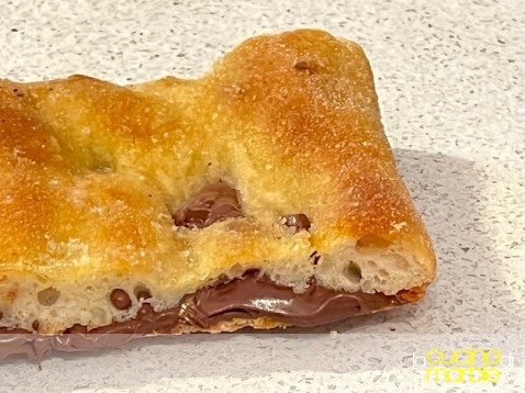 schiacciata con la nutella