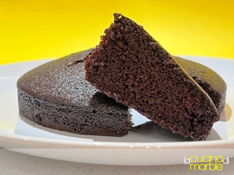 torta al cacao vegana in friggitrice torta al cacao vegana in friggitrice